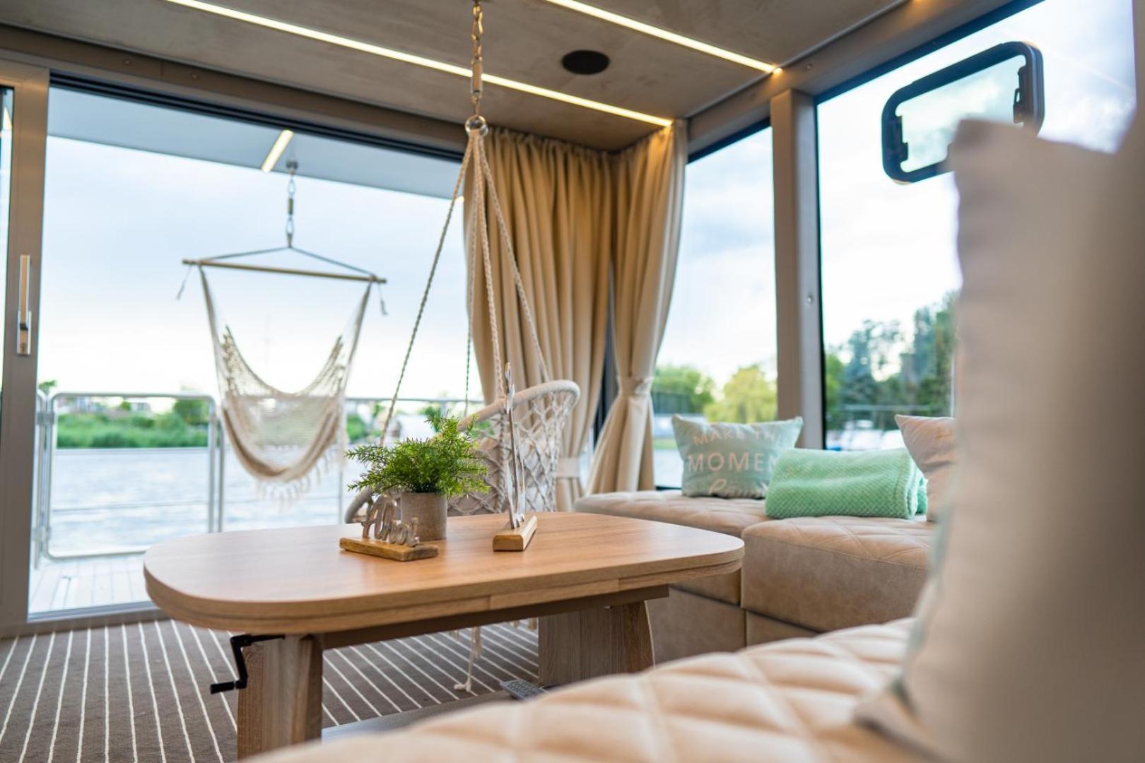 Lieblingsplatz Parey - Schwimmendes Living Luxboot Hotel Exterior photo